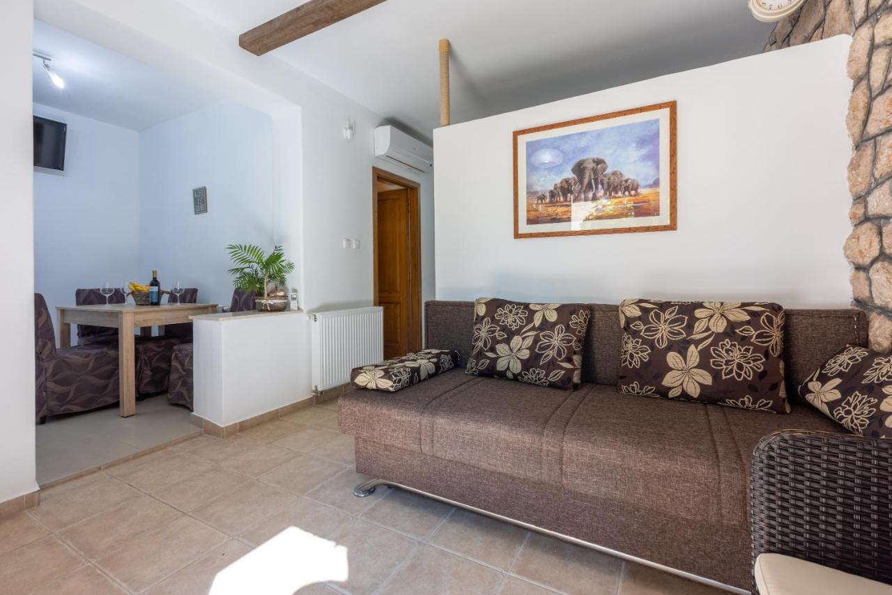 Apartmani Anita 德拉马利 外观 照片